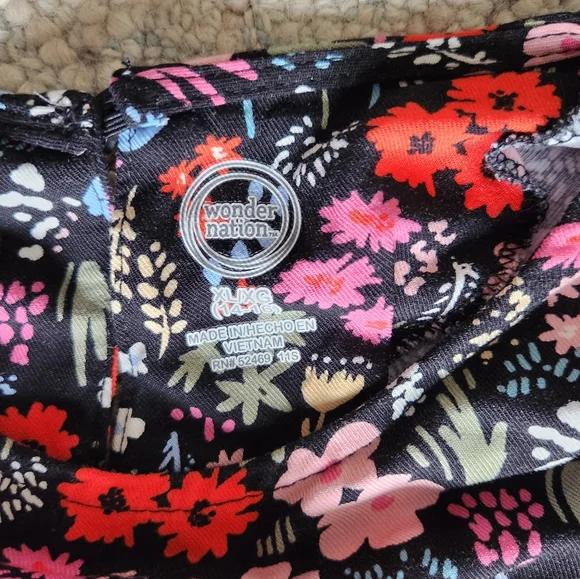 Girls dress - Picture 2 of 3